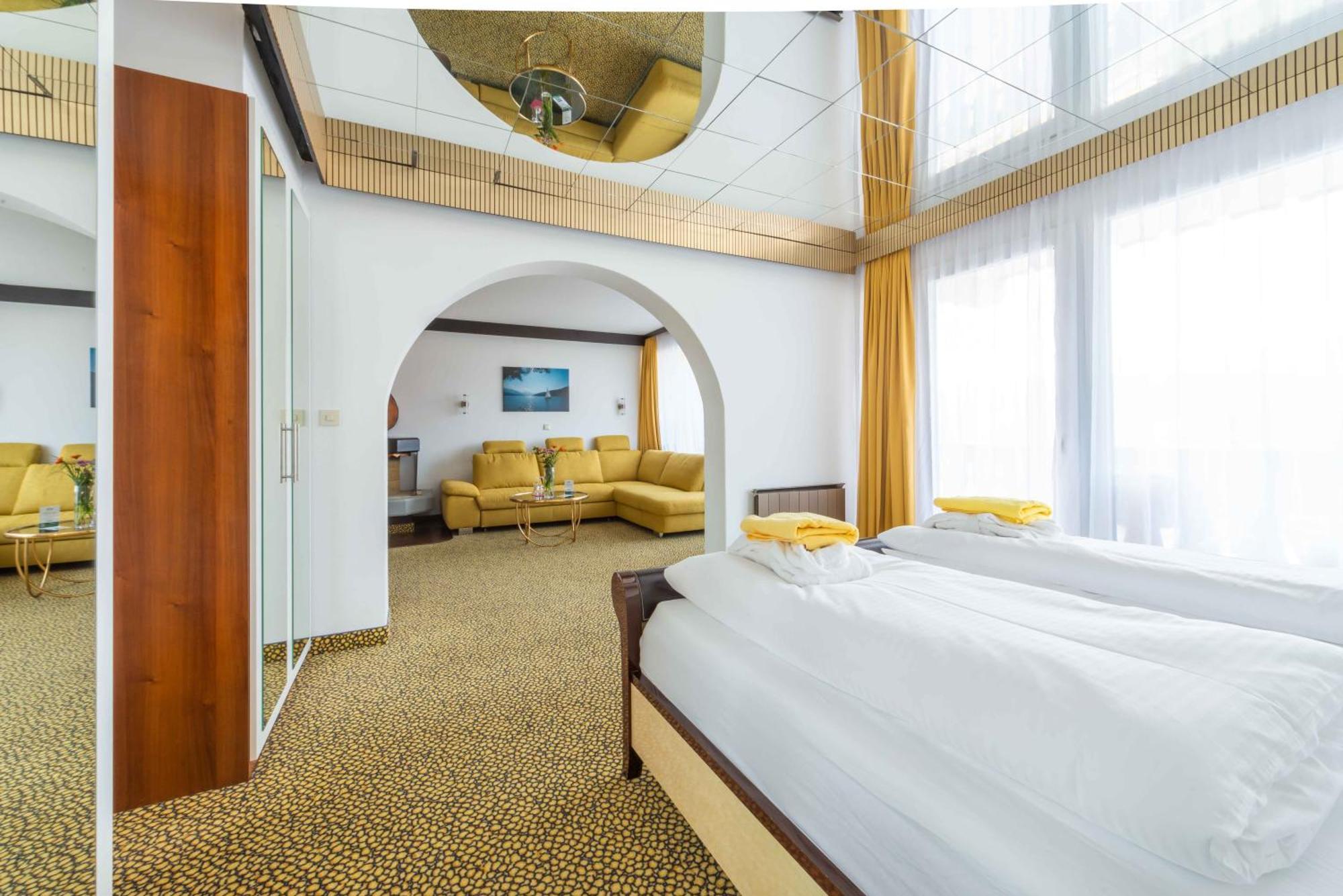 Hotel Bellevue Seeboden Room photo